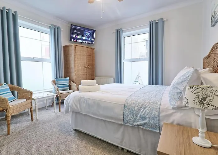 Walton Beach Holiday Lets