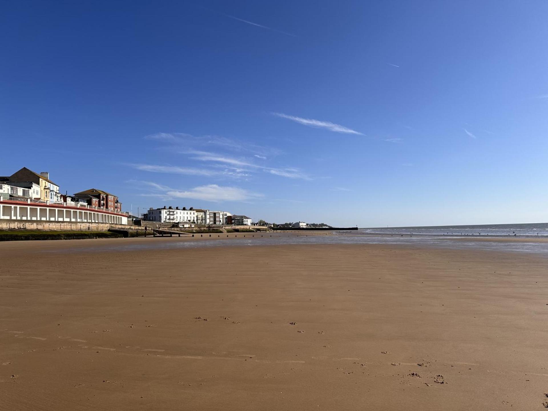 Lets Walton-on-the-Naze